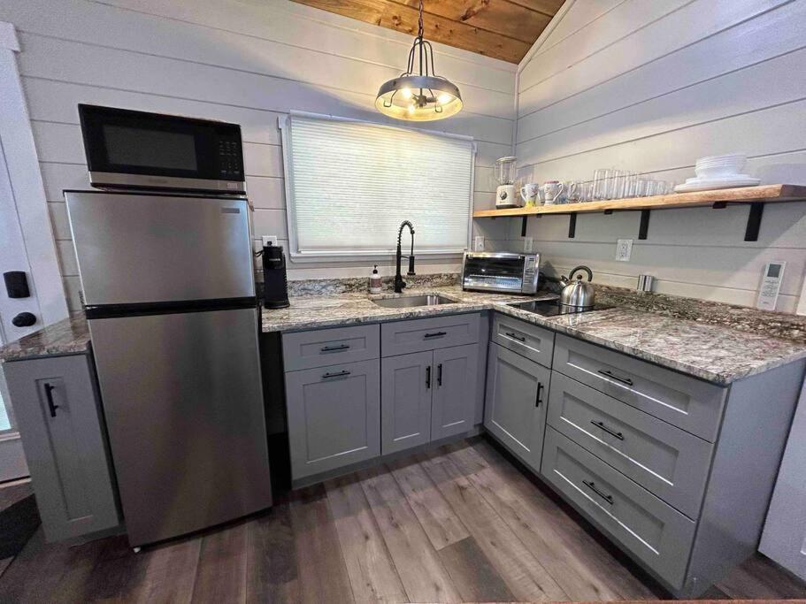 Blissful Nook Tiny Home ~ Cozy Retreat W/ Hot Tub; Near Town And Deep Creek Bryson City Dış mekan fotoğraf